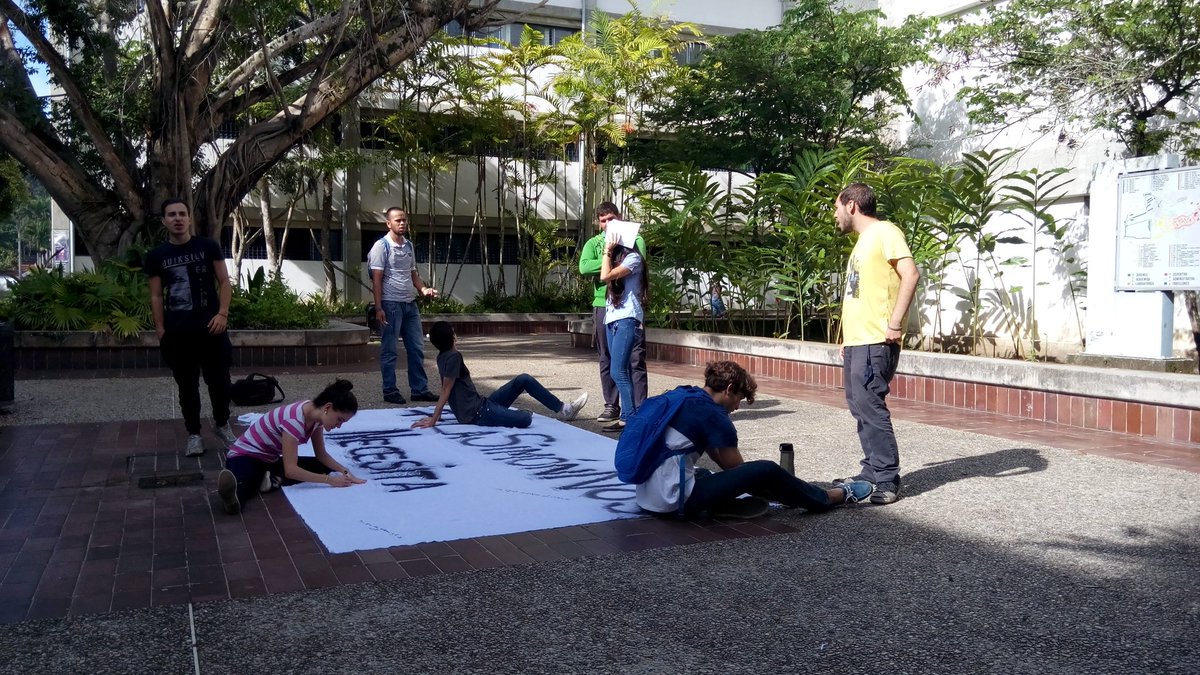 MovimientoDEMOS's tweet image. Acércate a Bule y escribe las razones por las que tu crees que #LaSimónNosNecesita