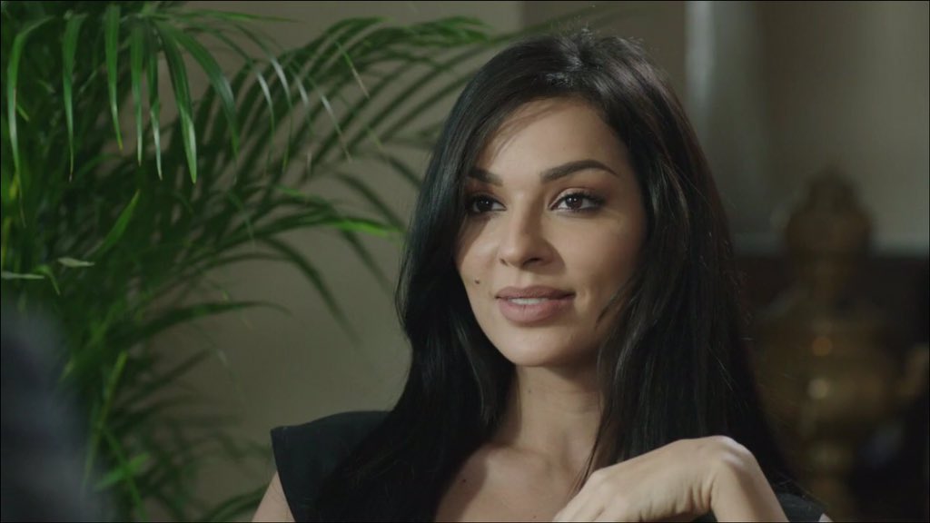 النظرة😂😂😂👌 اروح طخ أنااااا 
#نص_يوم #نص_يوم_نادين_نجيم 
@nadinennjeim1