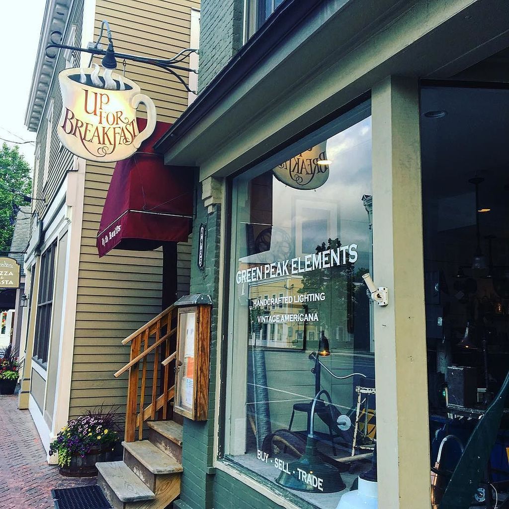 theWVeditor's tweet photo. #UpForBreakfast #manchestervt https://t.co/yW1ZxiGOjR https://t.co/Ler9dDlcf3