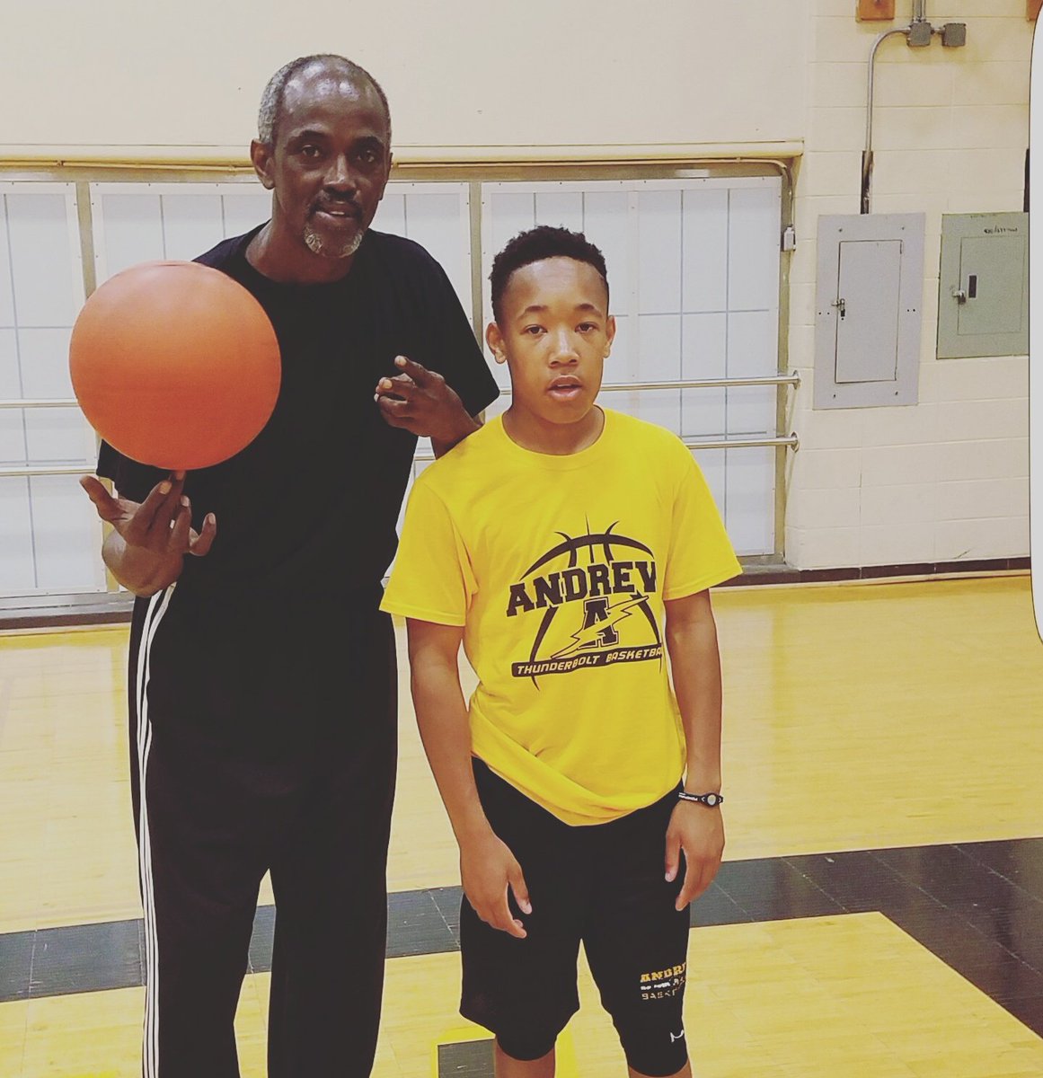 tre_day00's tweet photo. Got to meet a nba veteran @Craig_Hodges14 https://t.co/OK8qxQ8Fqr