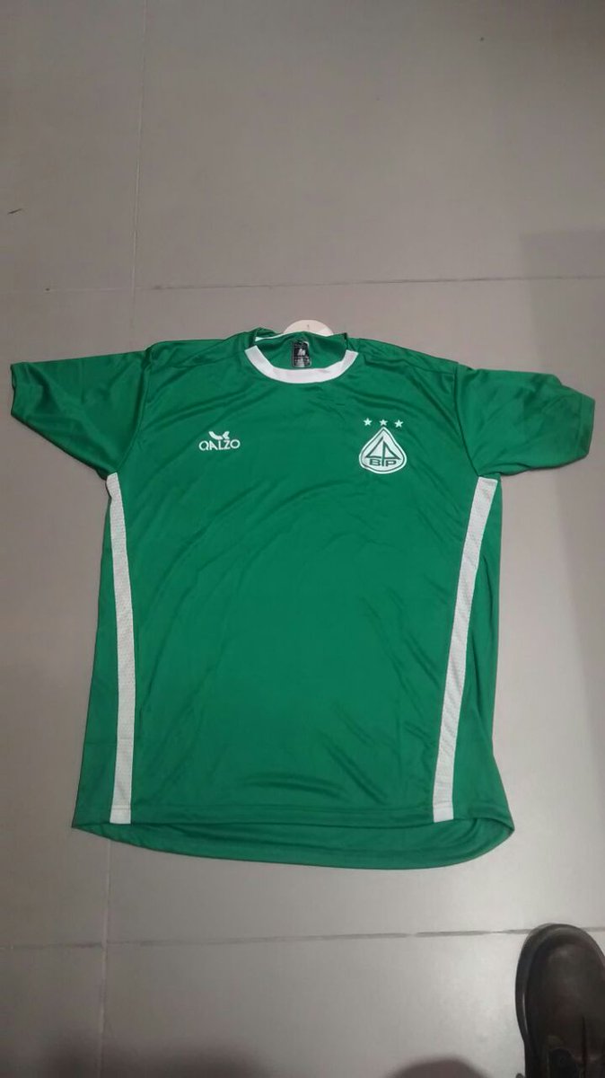 robertofmartin's tweet photo. Rossetti Deportes sortea una camiseta de Barrio Parque. RT a este mensaje y seguir esta cuenta para participar. #TNA https://t.co/hsx5bLFWTr