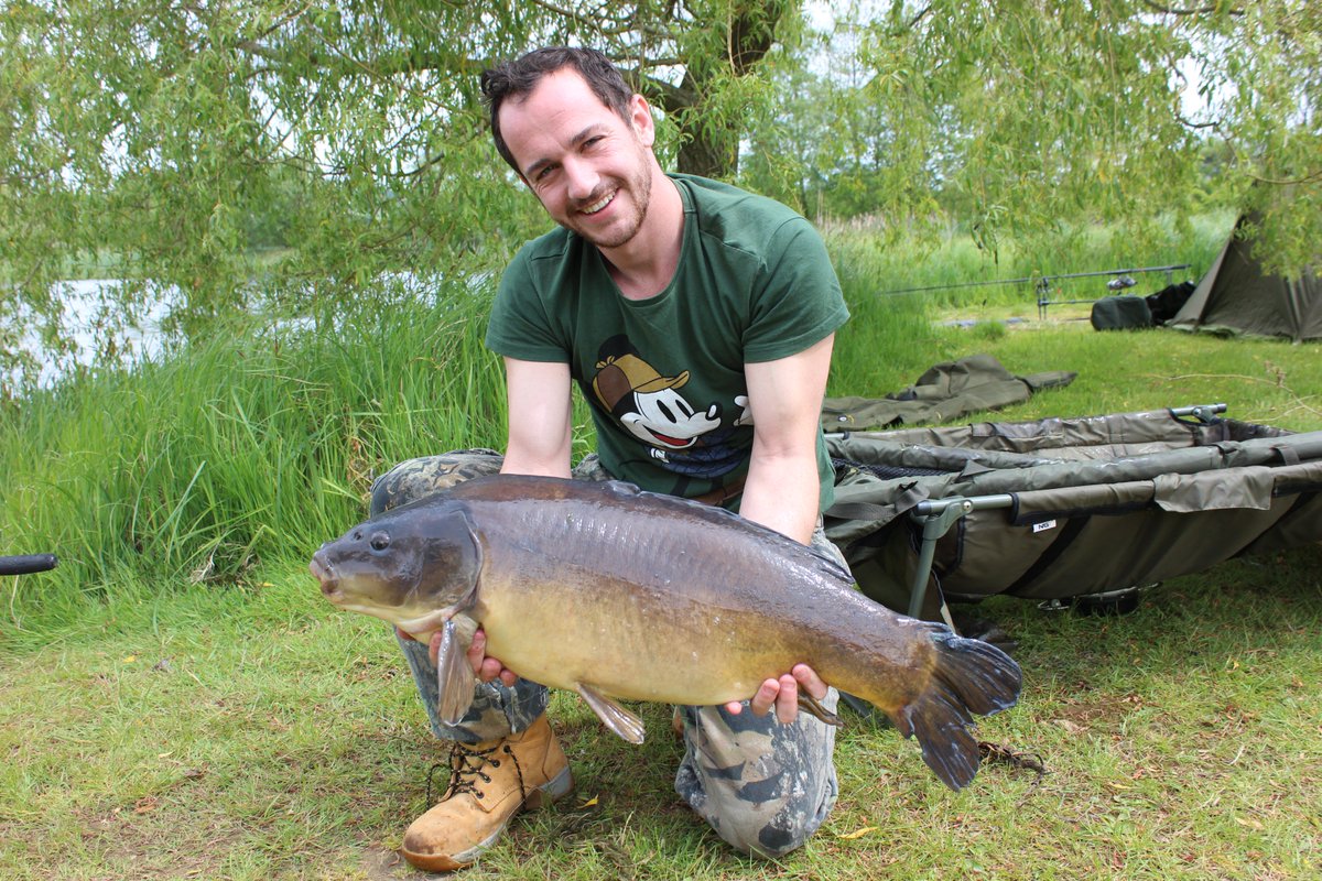 FW_Informer's tweet photo. A rare catch of a leather carp, 21lb at Monk Lakes, Mallard lake.. More details on FB  https://t.co/gPKLCTgZo6 https://t.co/dadc2A82xG