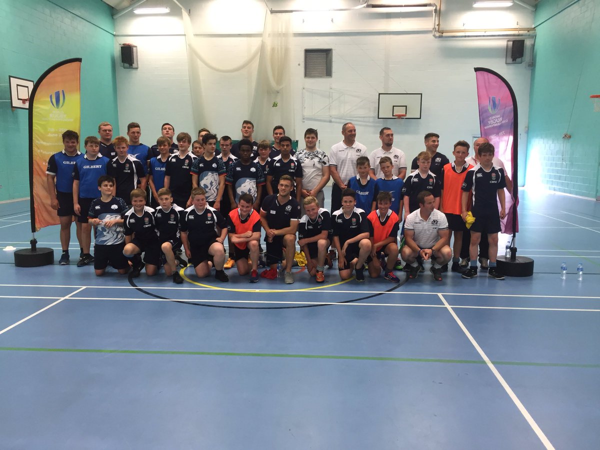 Scotlandteam's tweet photo. Scotland U20 players and management visit local school @AlderGrange for some training and a Q&amp;A #AsOne https://t.co/P80T9gkUmM