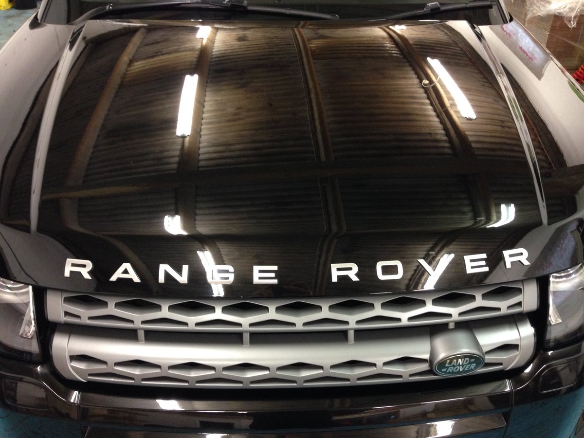 CambridgeValet's tweet photo. #nofilter #rangerover #evoque #detailing #detailingworld #provalets #cambridgeconcours #mopping #dodojuice https://t.co/0GbfgIEAM5