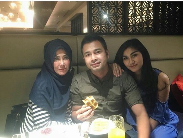 AidahAries17's tweet photo. Semoga smw Projek @RaffiAhmadLagi &amp; karir @RealSyahnazS sll sukses &amp; barokah. Amin yra. https://t.co/p3UkVKHPKl