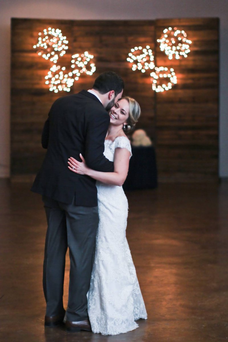 MarketHall1914's tweet photo. Come stop by Market Hall 's Open House tonight from 5-7pm and meet the Market Hall team! @SthrnBrideGroom https://t.co/flD94R2rBC