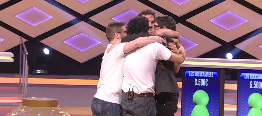 antena3com's tweet photo. Emotiva despedida entre Juanra @ElBonet y los @Rockcampers tras ganar el premio en #A3Boom https://t.co/FTxDWXLmse https://t.co/HHzR51mXGR