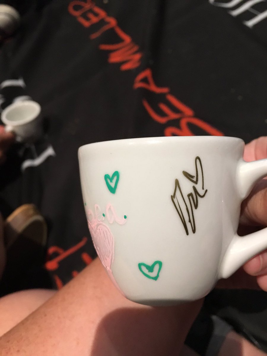 ayestephx's tweet photo. My tea cup 🙂 #teawithbea #RevivalTourCharlotte https://t.co/OAo4HE2637