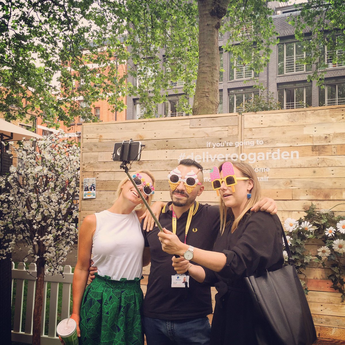The tunes spinning in Hoxton! DJ Sea(n) on the decks at the #DeliverooGarden now.