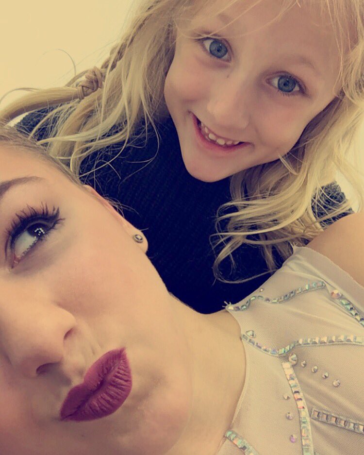 ChloeLukasiak's tweet image. My best friend #NationalBestFriendDay