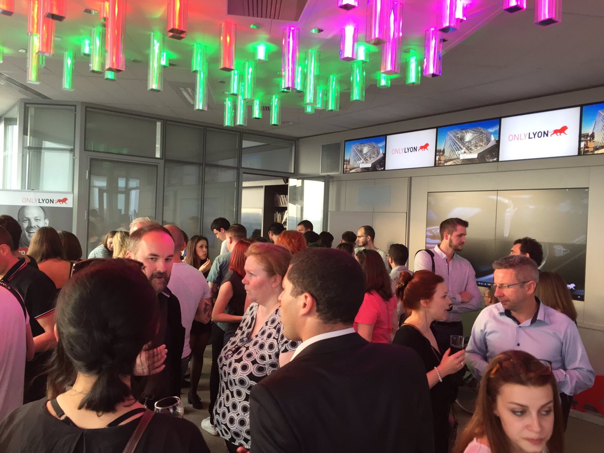 OnlyLyon's tweet photo. Soirée influenceurs au Skyroom ONLYLYON #MerciAvousQuiFaitesRayonnerLyon @yelplyon @IgersLyon @GirlsTakeLyon https://t.co/nsQY2nsW1D