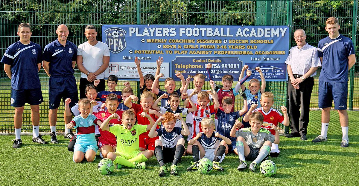 NickyHayesPhoto's tweet photo. @CJPhillips1982 Love this happy photo of Adam Barrett's Players Football Academy earlier today at Eastwoodbury Lane. https://t.co/9fHRHlC9aB