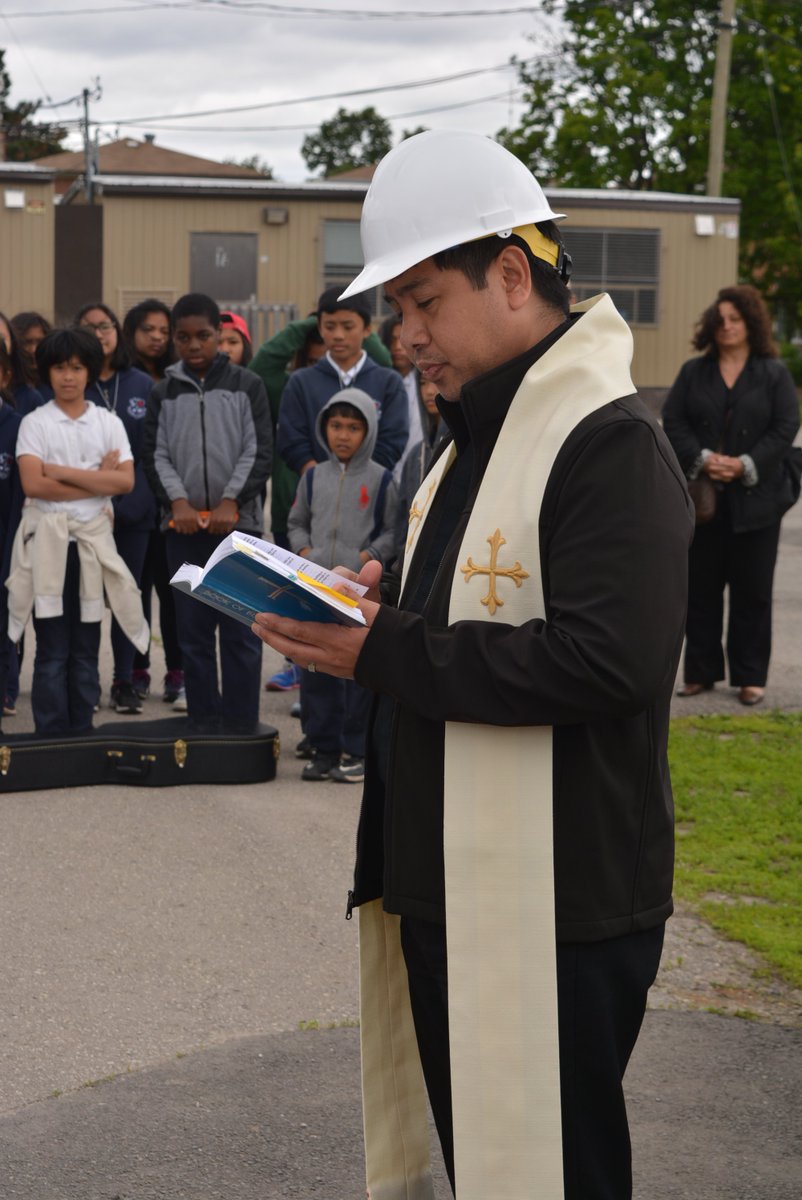 TCDSB's tweet photo. St. Paschal Baylon celebrates with @MonteKwinter &amp; @TCDSB_AGauthier 16-classroom addition coming soon. https://t.co/gaNrDrEDht