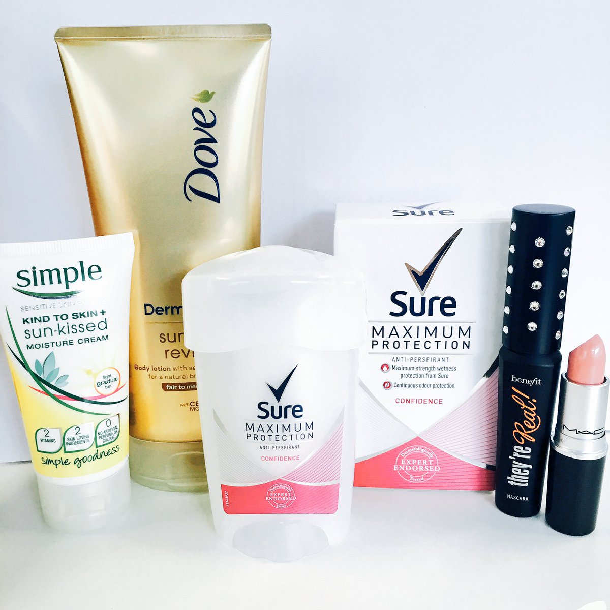 emshelx's tweet photo. We all have daily must-haves; for a chance to win mine, RT! I love Sure Maximum Protection for #SureConfidence #ad https://t.co/BH9TuujvjW