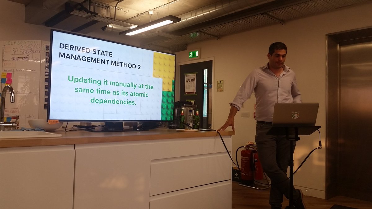 jjmartinez86's tweet photo. David at the stage at @futurice #London #FutuTalksLDN #meetup #beerandtech https://t.co/D1aseyvpgX