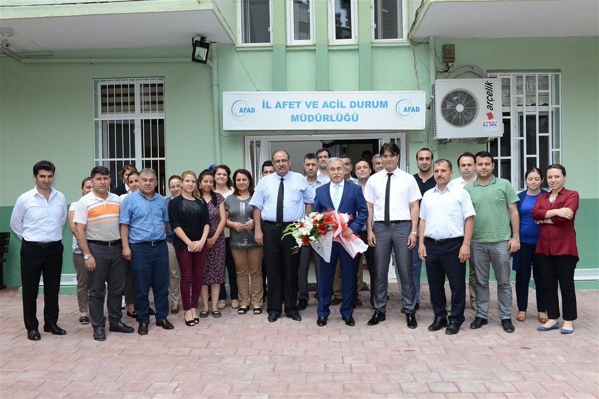 Vali Büyük, Veda Ziyaretlerine Devam Ediyor
adana.gov.tr/veda-ziyaretle… <a href="/buyuk_mustafa/">Mustafa BÜYÜK</a>