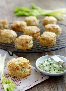 bellalifeuk's tweet photo. We love the sound of these scones and that parsely butter! @myboyfgym https://t.co/Q4qdqE92t2 https://t.co/IckJIBVujc