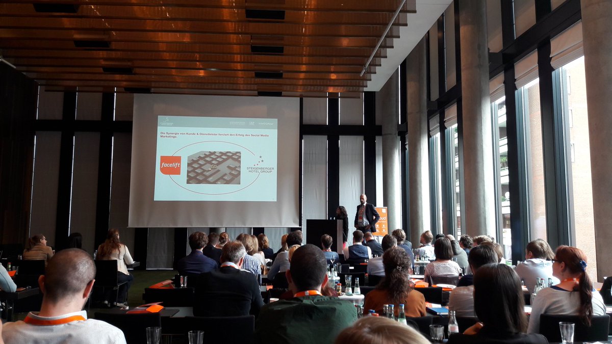 Eva_Schubert's tweet photo. Großartige Einblicke in die Praxis &amp; tolle Gespräche mit #SocialMedia Experten auf dem #FaceliftSummit 2016! https://t.co/tqQy1STfgK