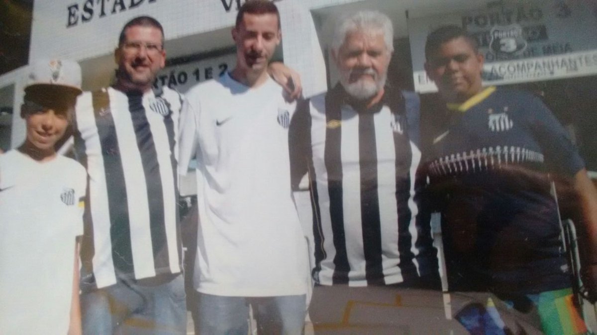 miniguilherme's tweet photo. @bandjogoaberto #Turmaja Sou Guilherme Nação Santista na Vila....Santos Meu Amor... https://t.co/LrY7PVzbvv