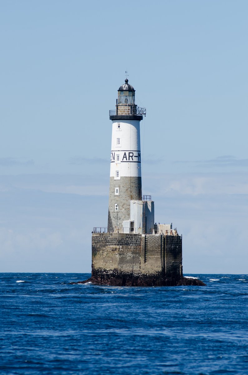 SeaWithUs's tweet photo. #LaVoilePourMoiCest... des lieux mythiques enfin accessibles : Phare d'Armen en #Bretagne ! cc @BreizhOfficiel https://t.co/YyE37gOQdx
