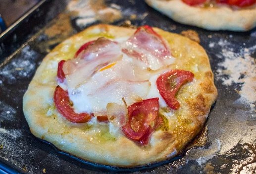 bellalifeuk's tweet photo. Because pizza is great at any time of the day! @eatlikeagirl https://t.co/vx1DyGubcr https://t.co/4TJDPQP5fM