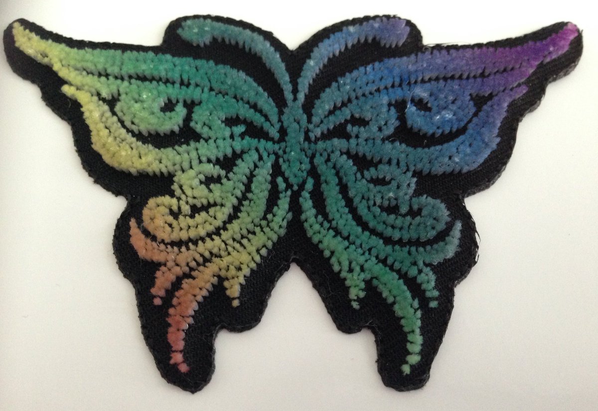 Patch_Transfers's tweet photo. New multi color 3D FUNKY embroidery #patch #fashion #garmentlabel #accessories #sewon #garmentbranding #logo #crest https://t.co/5yFVAV1bs9