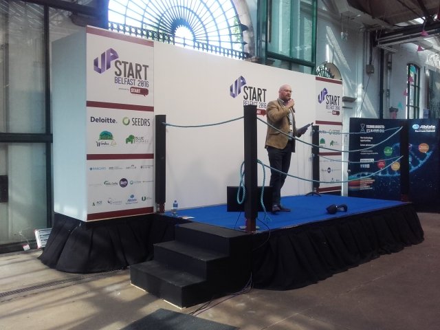 techtides_hq's tweet photo. @pjh68 of @DeloitteDIGI_UK ready to announce the Winner! @DigitalDNAHQ #DigitalDNA #upSTART #Pitchbattle https://t.co/Mbe2hgwX0y