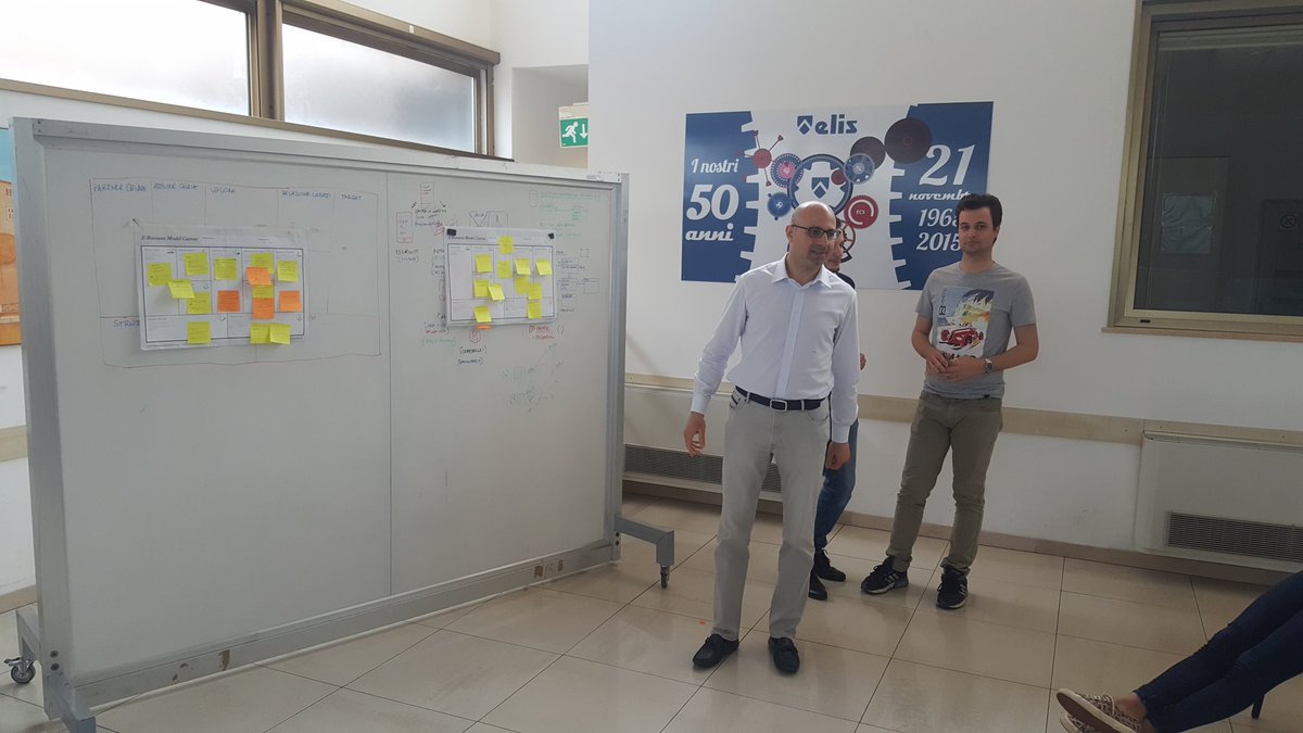 Elis_ItaliaLab's tweet photo. Ultima #chance per i team di convincere @hugowiz sul proprio #BusinessModel #Italialab @Elis_ItaliaLab https://t.co/Vb6AA5ucUA