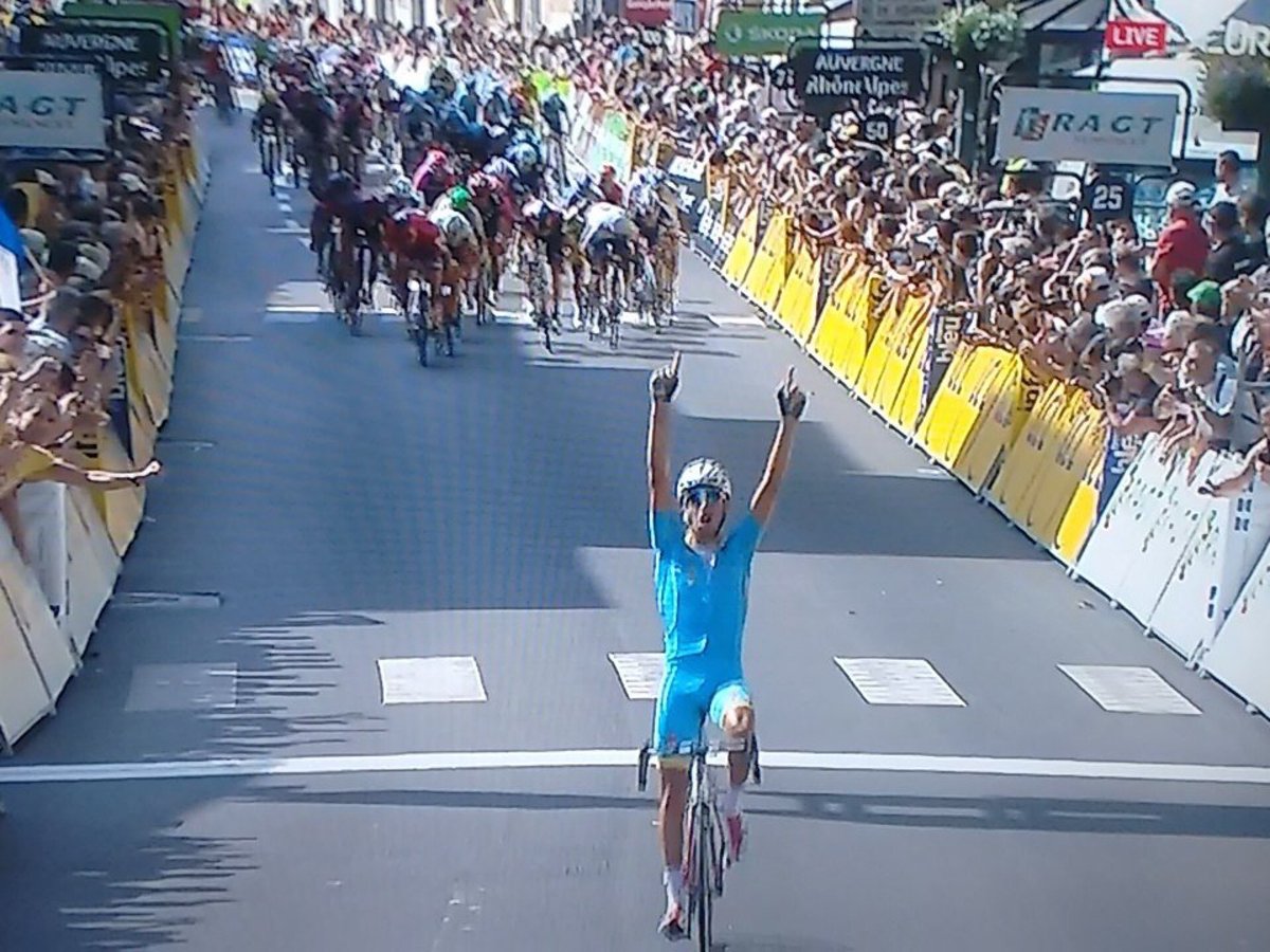 Dallo Stade  de France si guarda il Dauphine Grandeeeeeee <a href="/FabioAru1/">Fabio Aru</a>