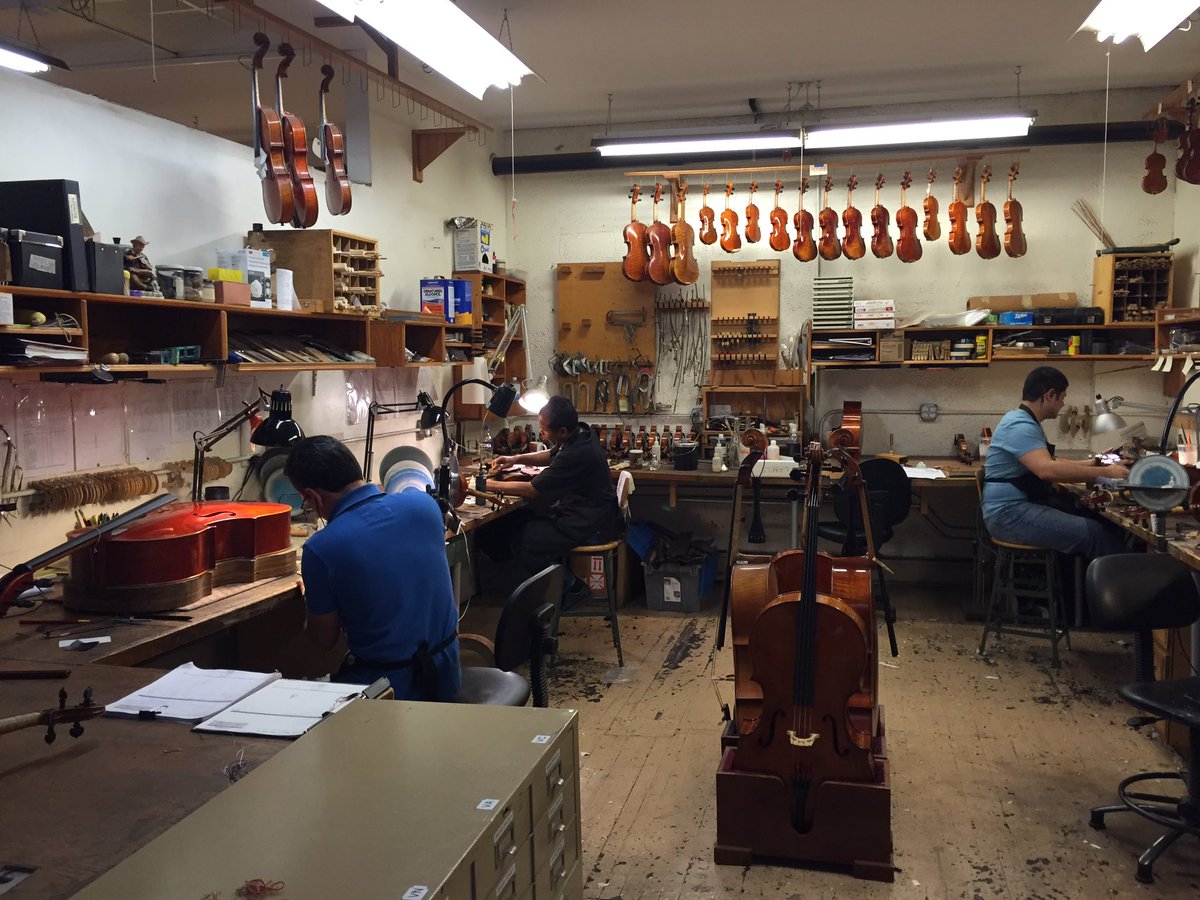 Violin-making demo in #fineartsbuilding <a href="/WHLeeCo/">William Harris Lee</a>