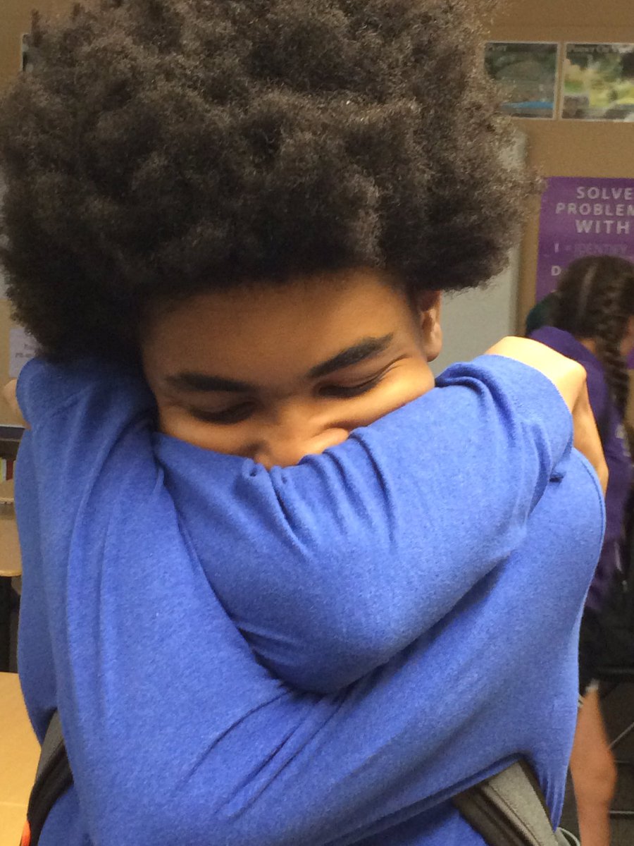 olivernorred's tweet photo. When your lips need a hug bring out the #LipHug ! https://t.co/cmKQPzl6Rf