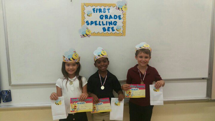Limona_MC's tweet photo. I was asked to emcee the 1st grade spelling bee today. Congratulations to the top 3! #LimonaRocks @LimonaElem https://t.co/3iu8VBC27U