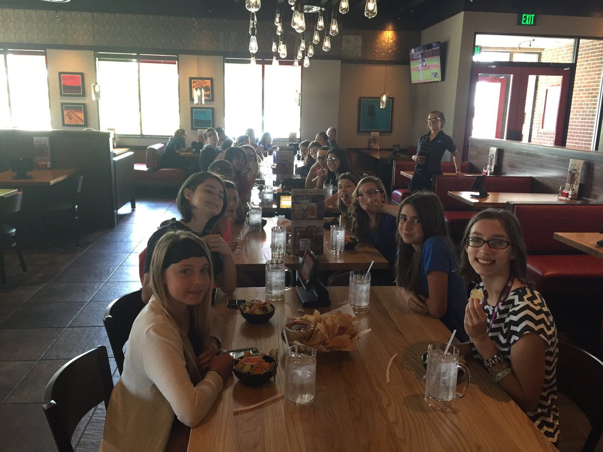 DundalkMS's tweet photo. Celebrating students' success at our Straight A Luncheon #chilis @DrPenK @DrMScott3 https://t.co/S0JvKQ1o0t