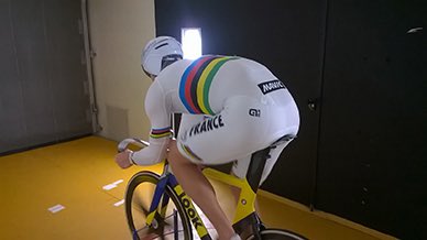PajonMarc's tweet photo. Le guidon #JetOne en bonnes mains! #s2a @EmmanuelBrunet @FFCyclisme @Velodrome_nat @velonews https://t.co/0KTrqtFeFh https://t.co/3XK9AklOMt