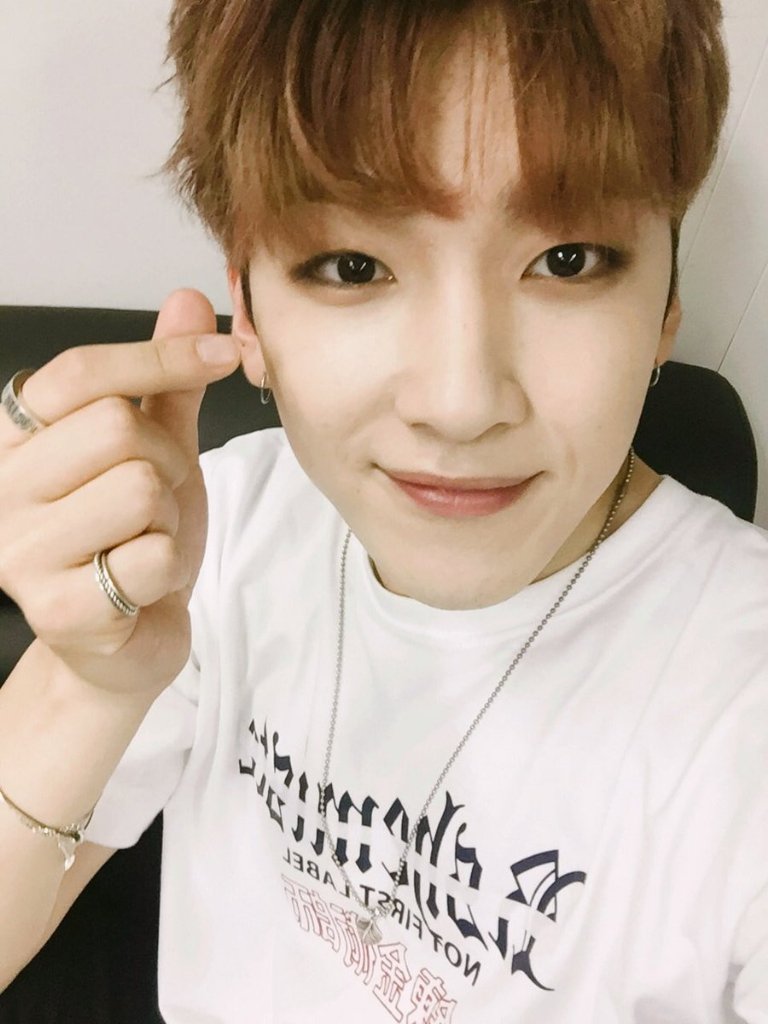 MAP6Brasil's tweet photo. 《 Atualização Twitter - @officialmap6 》#맵식스 #map6 #민혁 #minhyuk https://t.co/Ygm9RN1aoO