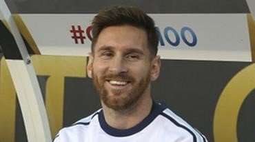 soyluluuu's tweet photo. ¿Yo estoy loca o la barba de Messi es colorada?. #TeamColos https://t.co/8XPmGO4rV3