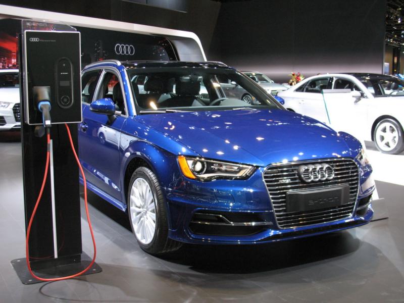 EveryCarListed's tweet photo. Comprehensive Sustainable Mobility: 2016 #Audi #A3 #Sportback #etron https://t.co/MkaCnO3HBg https://t.co/6kmOouvDBQ