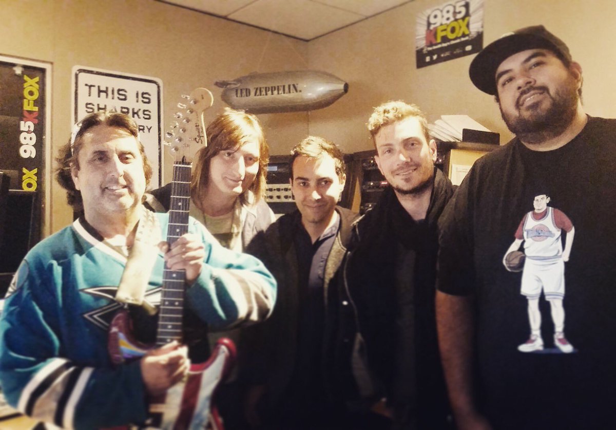 maxime_frnrs's tweet image. A great studio tour In San Francisco at @KFOX ! Thanks to Aaron and other people working around !

#radio #kfox