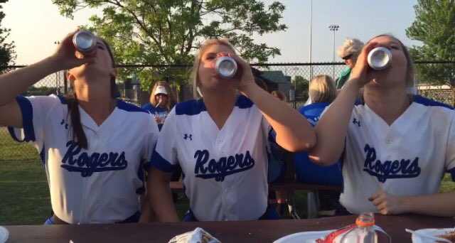 BushMikelyn's tweet image. happy birthday B! thanks for laughing at my jokes &amp;amp; being my bff :-)) #trimu