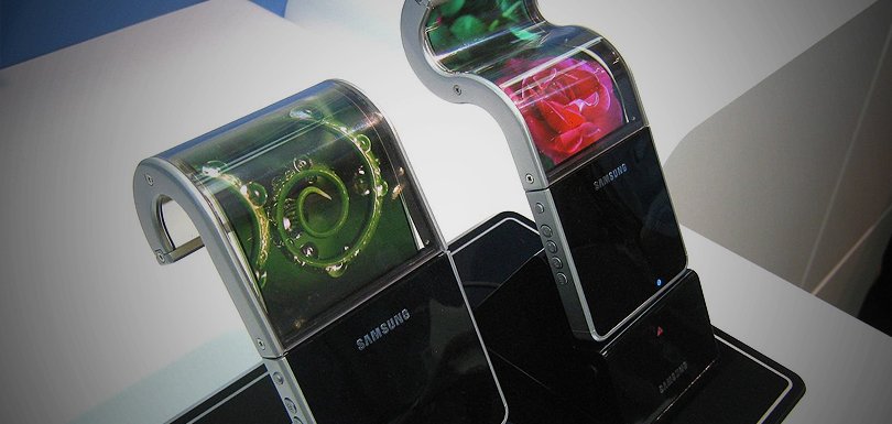 Toptienmobiel's tweet photo. Samsung komt met buigbare telefoons in 2017 https://t.co/k2SXLUk53z https://t.co/fEIjLxxdte