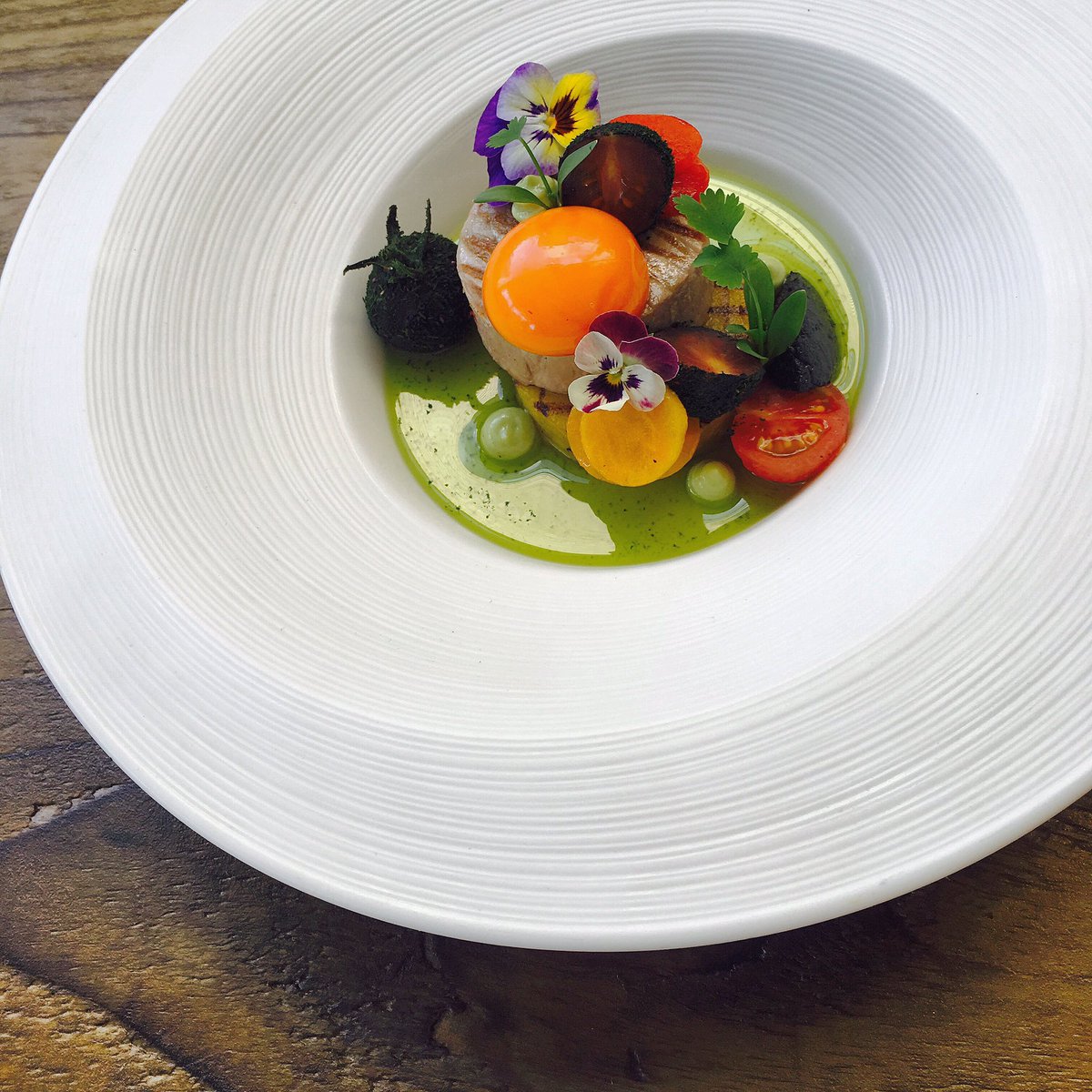 Chefjasonhoward's tweet photo. Clean images of tuna Niçoise full of colour @CanteenTweets @thechefsforum  @GardenCollage @Craft_Guild @SquareMeal https://t.co/TFEPgga3Aw