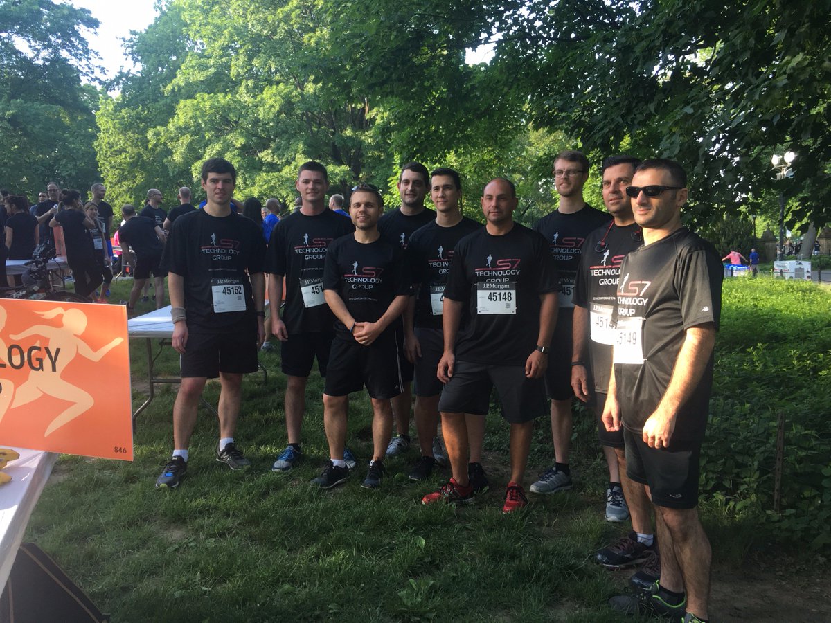 S7tech's tweet image. It was an absolutely beautiful night in central park! #centralpark  #s7technology  #jpmorgancase #corporatechallenge