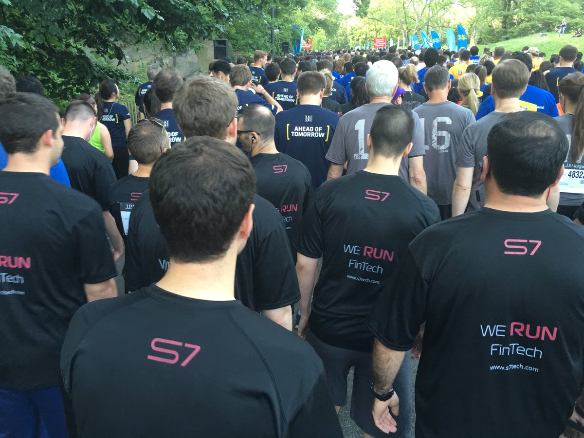 S7tech's tweet image. It was an absolutely beautiful night in central park! #centralpark  #s7technology  #jpmorgancase #corporatechallenge