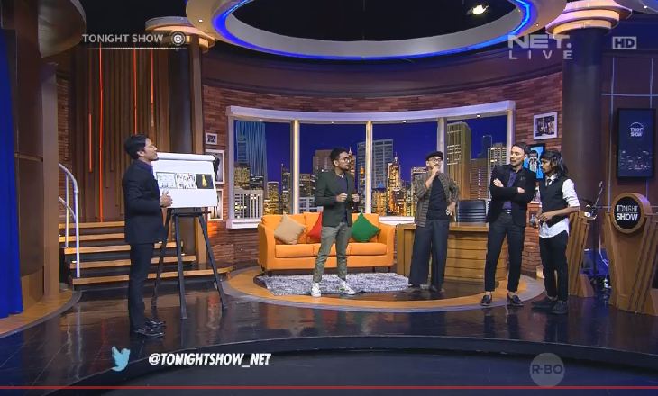Netverseid's tweet photo. Ayo donggg Pak... jangan malu-maluin maen gamesnya @imamdarto @danangpostman di @TonightShow_NET https://t.co/vzbrPRT4kt