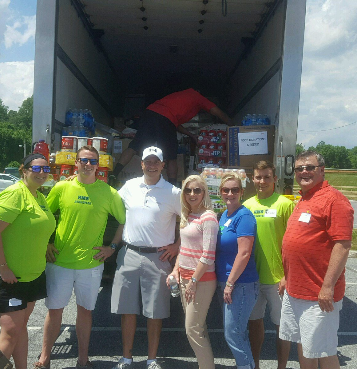 HMSInsurance's tweet photo. Thanks @CNA_Insurance for letting us participate in the #CNASpringFling, we look forward to next year #hmsinsurance https://t.co/b4UU0FP9td