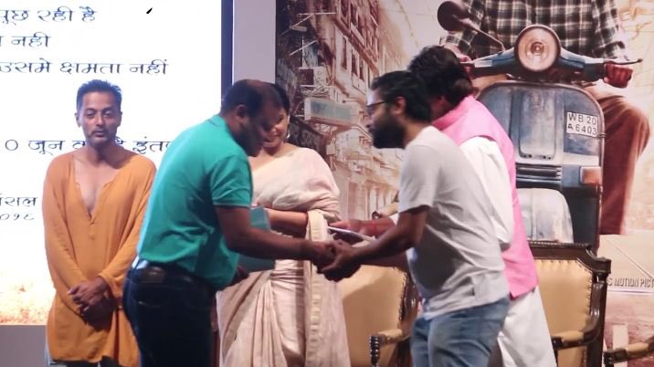 VikasbansalEF's tweet photo. @sujoy_g @VishalDadlani @ShekharRavjiani thanks 4your love #thankstosirji #Kolkata #TE3N #2DaysToTE3N #TE3NitAround https://t.co/tbC5Lo0X6t