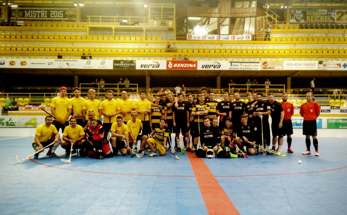hcverva's tweet photo. 2. ročník Florbalové bitvy skončil naším vítězstvím 10:8! Děkujeme všem, kteří se přišli pobavit! #florbalovabitva https://t.co/KE2Gsk6a97