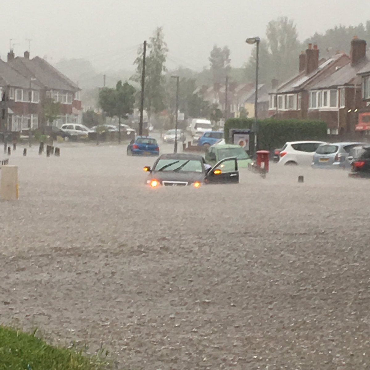 navid0121's tweet photo. #serious #floods #badrain #bbc #news #birminghamrain https://t.co/VvqjvhZ2pM