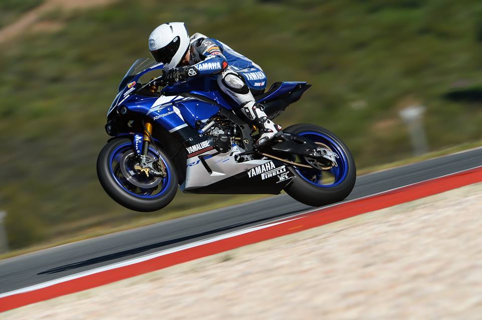 La mejor imagen del día: <a href="/Isilva22/">Iván Silva #22</a> de nuevo en pista con Yamaha Austria en el test privado de hoy #WheelieWednesday