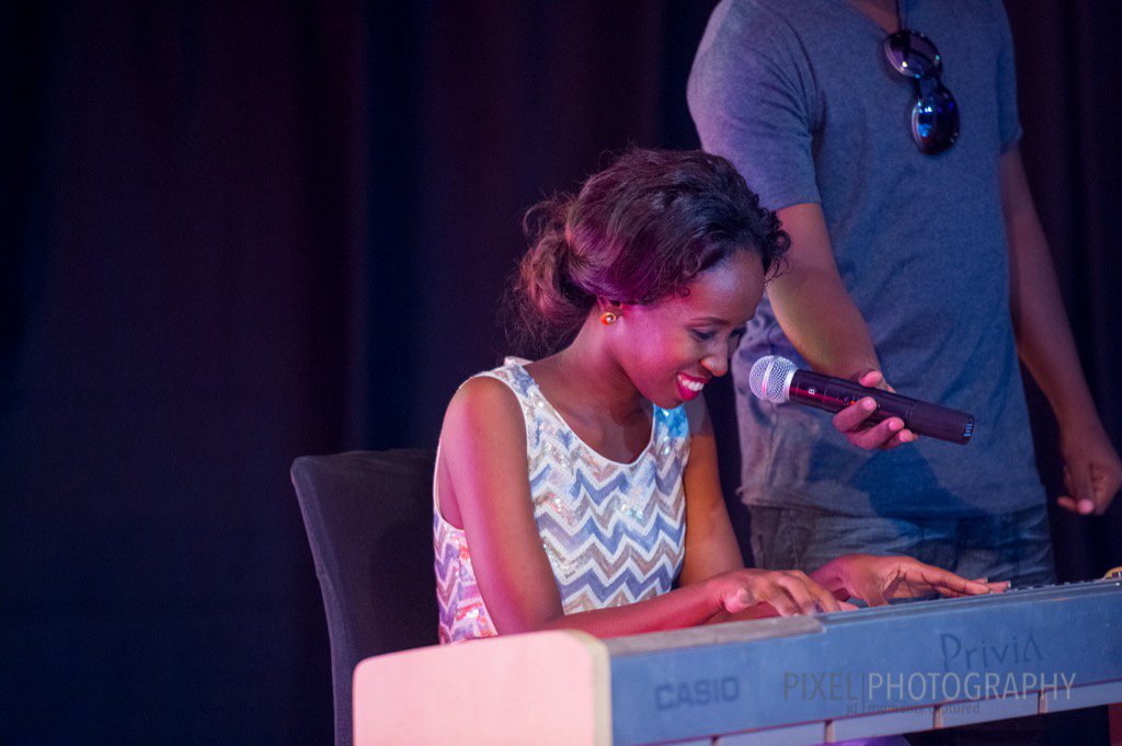 Nendeze's tweet photo. Cloud nine 🎼🎹🎤 https://t.co/BtJ7Uvgfbv